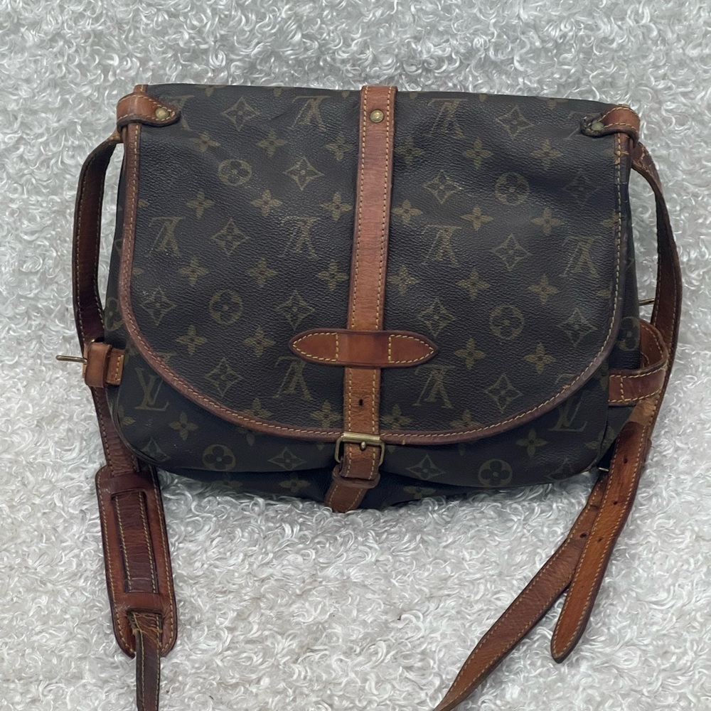 Authentic Louis Vuitton Saumur